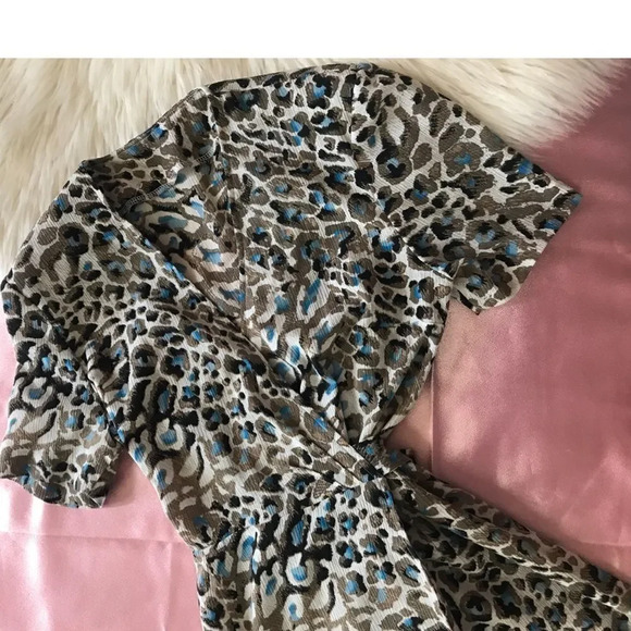 Leopard
grey/blue print midi dress - Picture 6 of 8